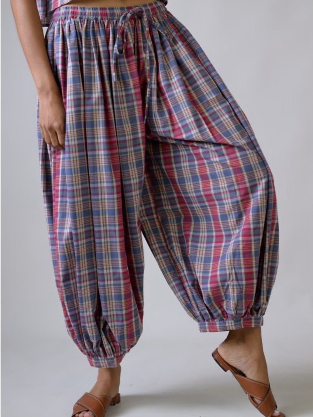 #67 ⚫️New! Rhea Relaxed Plaid Balloon Pants - Picture 2 of 2